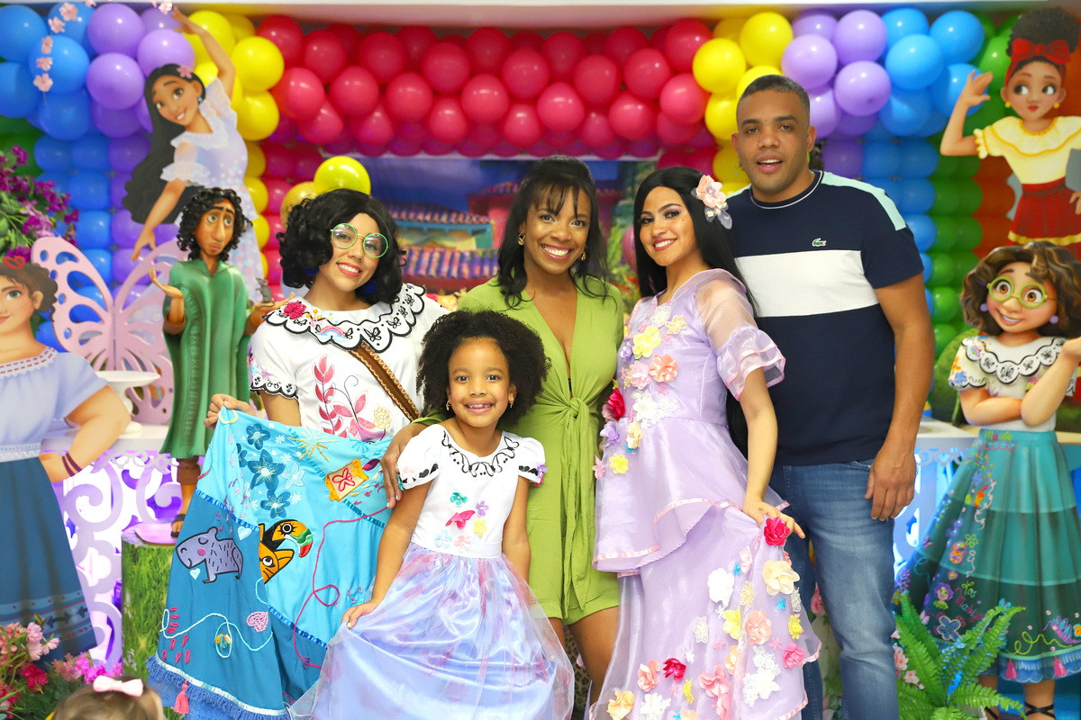 Festa Infantil no tema Encantados em Buffet Infantil em Curitiba Fotografia Decoração Aniversário Menina