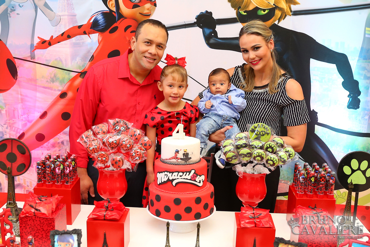 fotografia festa 4 anos martina tema ladybug no buffet kids town em curitiba