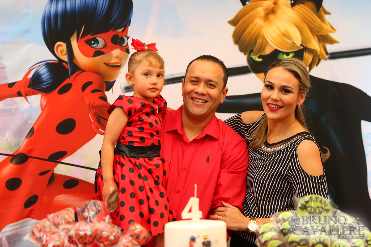 fotografia festa 4 anos martina tema ladybug no buffet kids town em curitiba