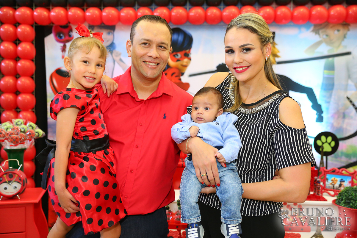 fotografia festa 4 anos martina tema ladybug no buffet kids town em curitiba