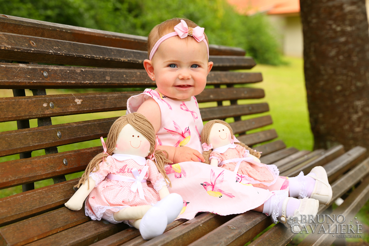 fotografia ensaio infantil bebê menina em parque de Curitiba