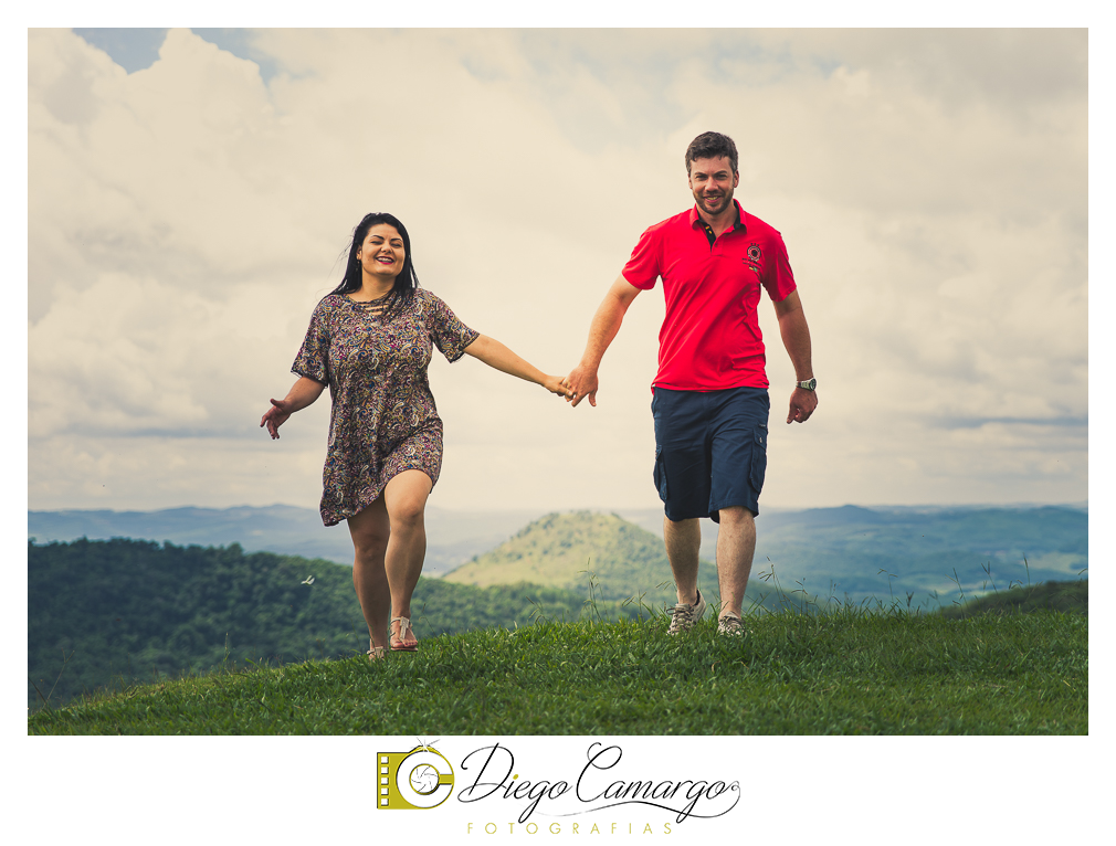 Pré-Wedding da Gisele e Paulo realizado nas cidades de Tangará e Pinheiro Preto. Além da simpatia deste casal, pudemos contemplar este belo visual. Confira um pouco deste ensaio.
