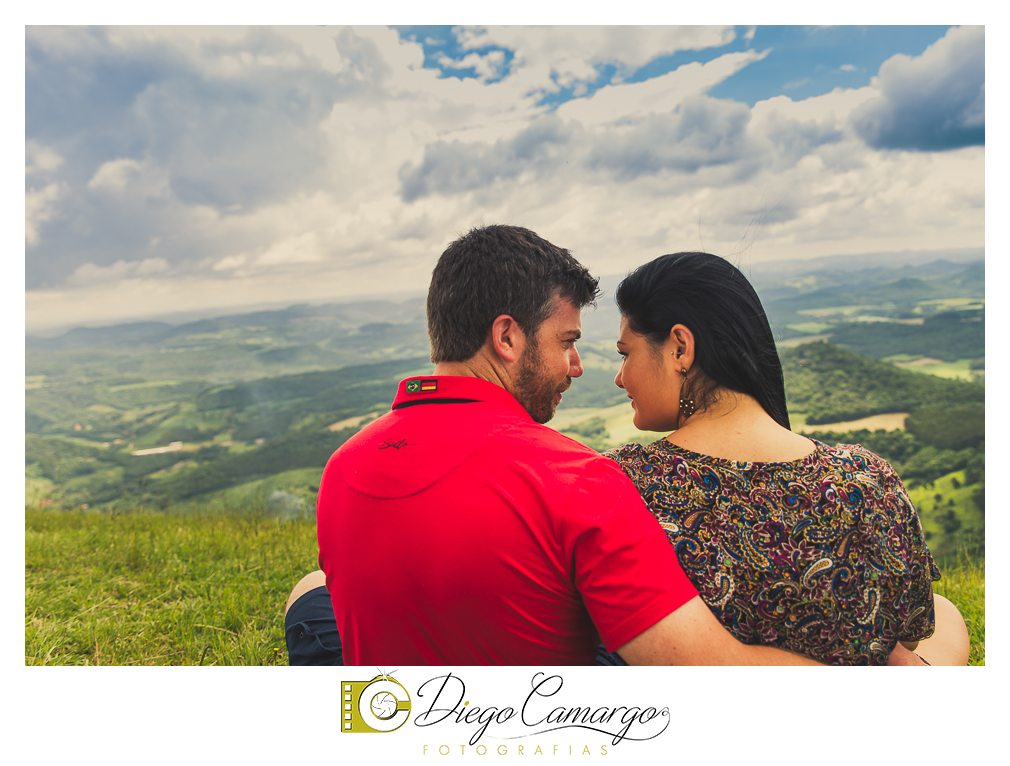 Pré-Wedding da Gisele e Paulo realizado nas cidades de Tangará e Pinheiro Preto. Além da simpatia deste casal, pudemos contemplar este belo visual. Confira um pouco deste ensaio.