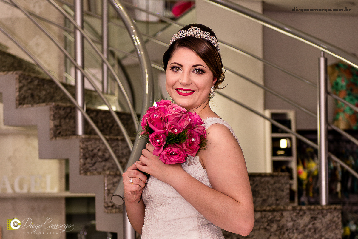 casamento, cacador, videira, fraiburgo, noiva, noivo, maquiagem, vestido, terno, catedral, bolo casamento, luagel, madrinhas, buque, 