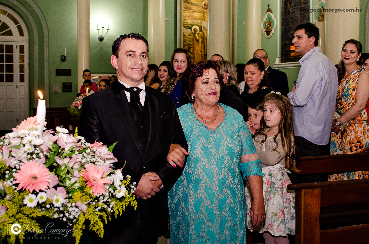 casamento, cacador, videira, fraiburgo, noiva, noivo, maquiagem, vestido, terno, catedral, bolo casamento, luagel, madrinhas, buque, 