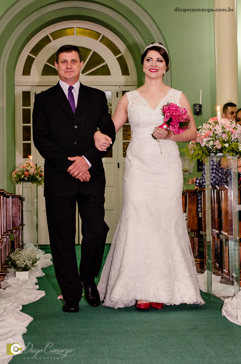 casamento, cacador, videira, fraiburgo, noiva, noivo, maquiagem, vestido, terno, catedral, bolo casamento, luagel, madrinhas, buque, 