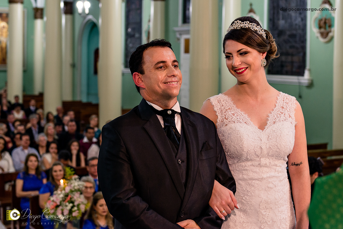 casamento, cacador, videira, fraiburgo, noiva, noivo, maquiagem, vestido, terno, catedral, bolo casamento, luagel, madrinhas, buque, 