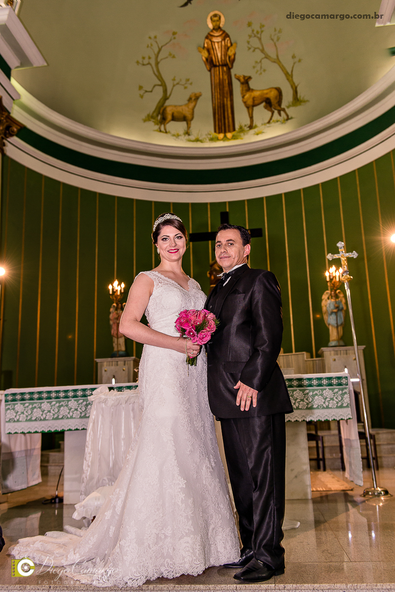 casamento, cacador, videira, fraiburgo, noiva, noivo, maquiagem, vestido, terno, catedral, bolo casamento, luagel, madrinhas, buque, 