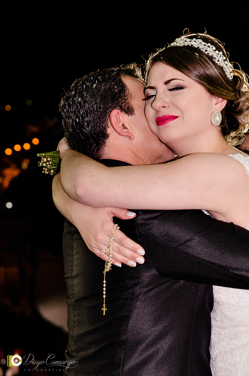 casamento, cacador, videira, fraiburgo, noiva, noivo, maquiagem, vestido, terno, catedral, bolo casamento, luagel, madrinhas, buque, 