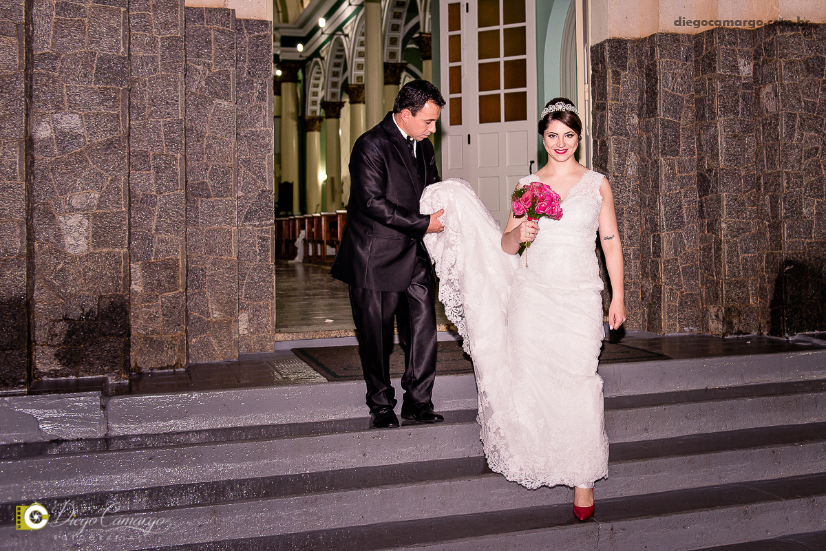 casamento, cacador, videira, fraiburgo, noiva, noivo, maquiagem, vestido, terno, catedral, bolo casamento, luagel, madrinhas, buque, 