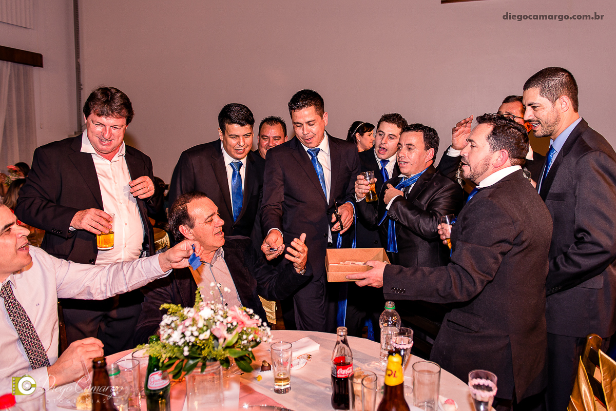 casamento, cacador, videira, fraiburgo, noiva, noivo, maquiagem, vestido, terno, catedral, bolo casamento, luagel, madrinhas, buque, 