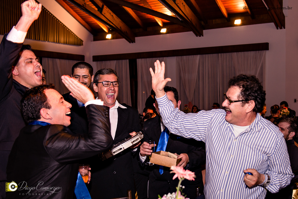 casamento, cacador, videira, fraiburgo, noiva, noivo, maquiagem, vestido, terno, catedral, bolo casamento, luagel, madrinhas, buque, 