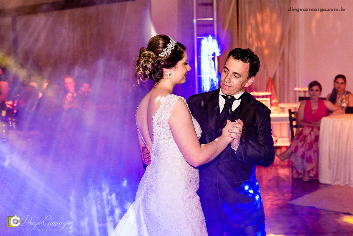 casamento, cacador, videira, fraiburgo, noiva, noivo, maquiagem, vestido, terno, catedral, bolo casamento, luagel, madrinhas, buque, 