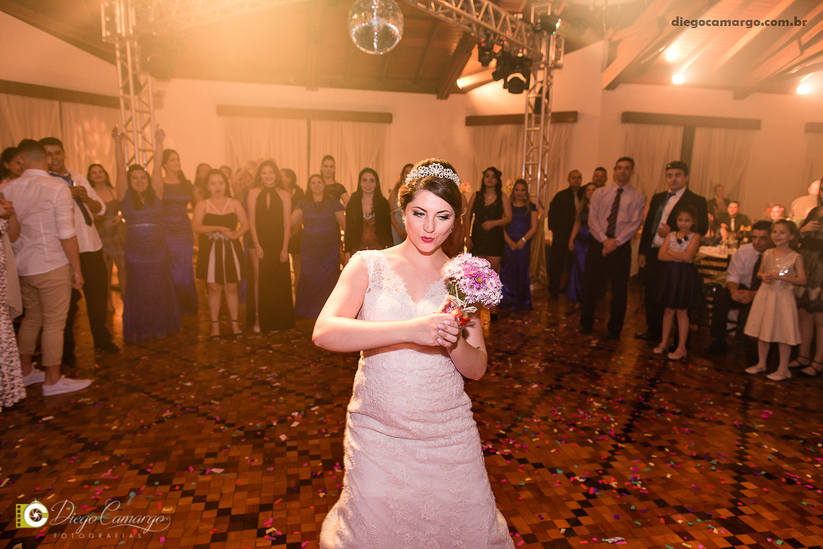 casamento, cacador, videira, fraiburgo, noiva, noivo, maquiagem, vestido, terno, catedral, bolo casamento, luagel, madrinhas, buque, 