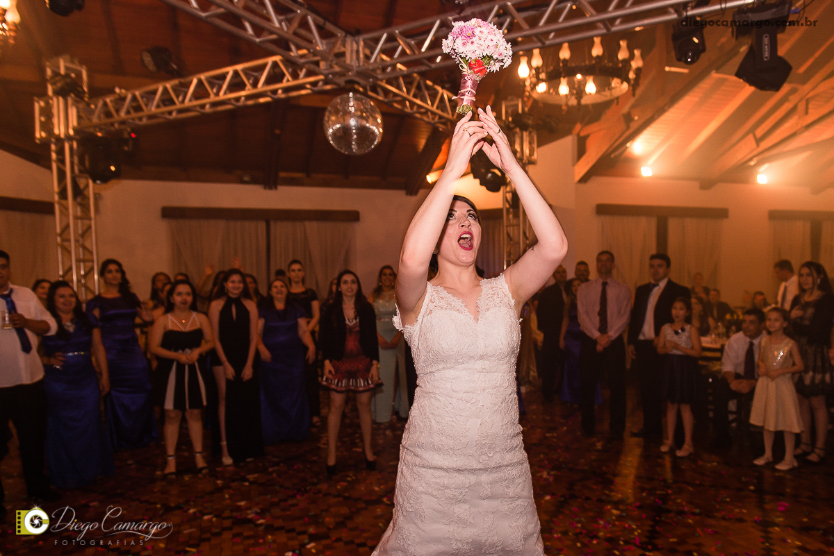 casamento, cacador, videira, fraiburgo, noiva, noivo, maquiagem, vestido, terno, catedral, bolo casamento, luagel, madrinhas, buque, 