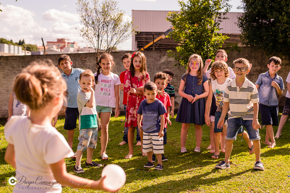 aniversario, maria clara, 4 anos, espuleto, cacador, decoração, festa, infantil, flores, led, doces, bolo, enfeites, brigadeiro, salgadinho, comida, maquiagem, pintura, fotografo, fotografia, fotografo em cacador, familia, amigos, brincadeira, diversão