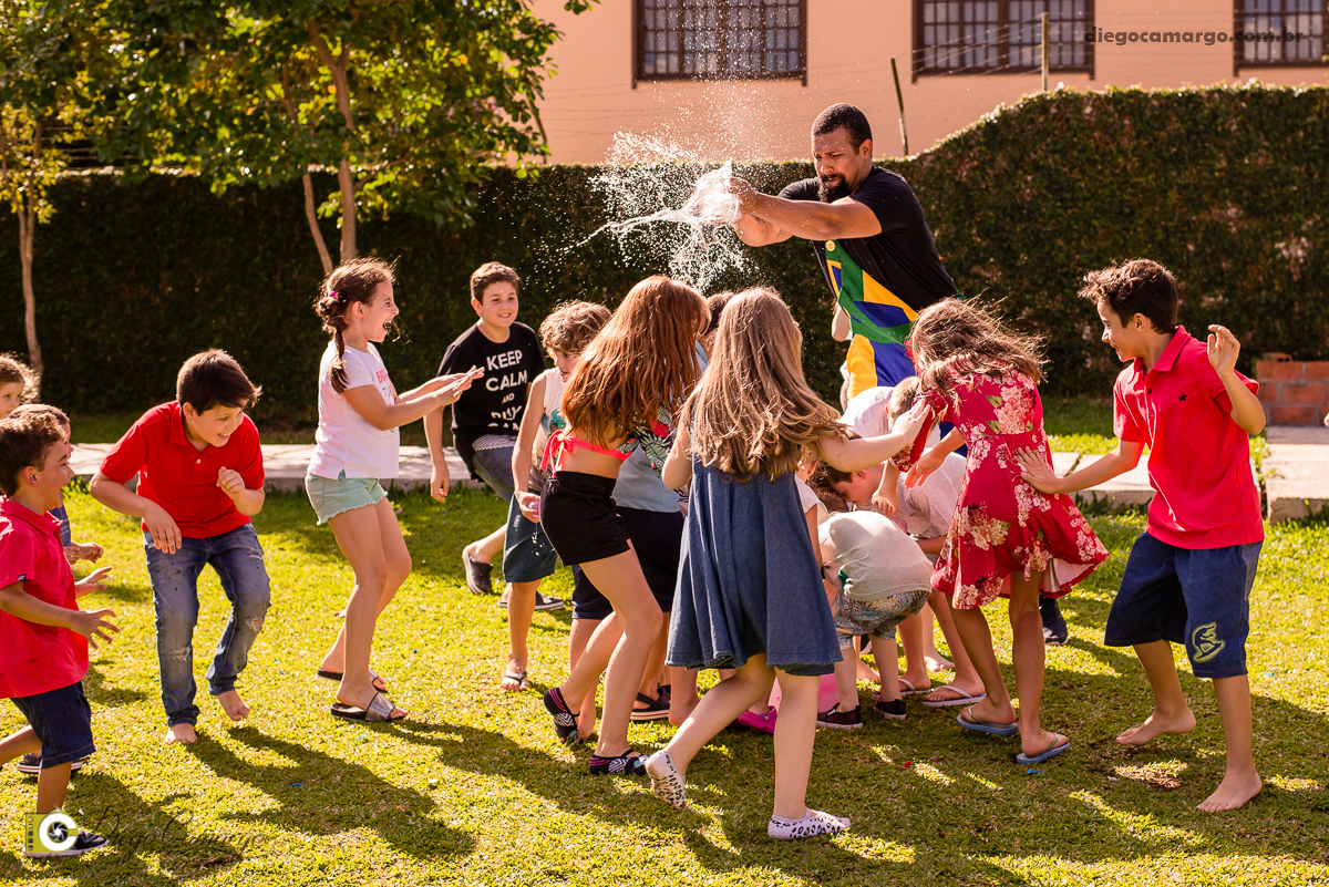 aniversario, maria clara, 4 anos, espuleto, cacador, decoração, festa, infantil, flores, led, doces, bolo, enfeites, brigadeiro, salgadinho, comida, maquiagem, pintura, fotografo, fotografia, fotografo em cacador, familia, amigos, brincadeira, diversão