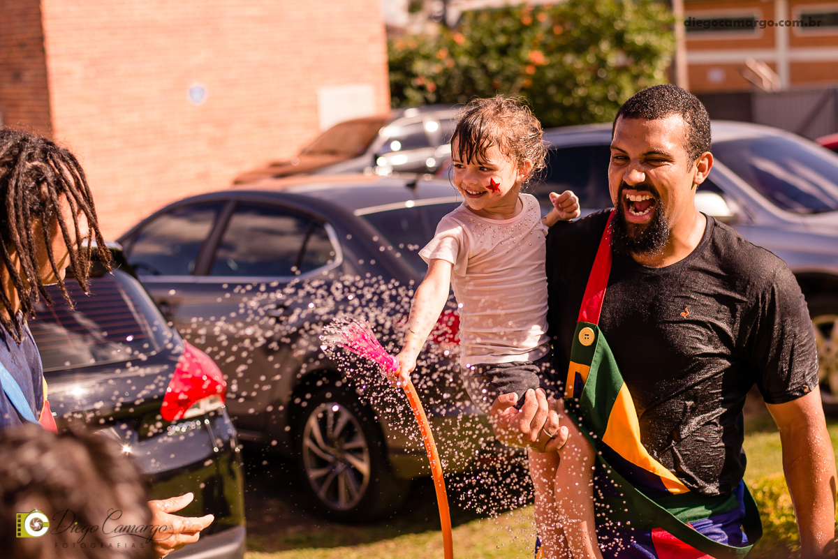 aniversario, maria clara, 4 anos, espuleto, cacador, decoração, festa, infantil, flores, led, doces, bolo, enfeites, brigadeiro, salgadinho, comida, maquiagem, pintura, fotografo, fotografia, fotografo em cacador, familia, amigos, brincadeira, diversão