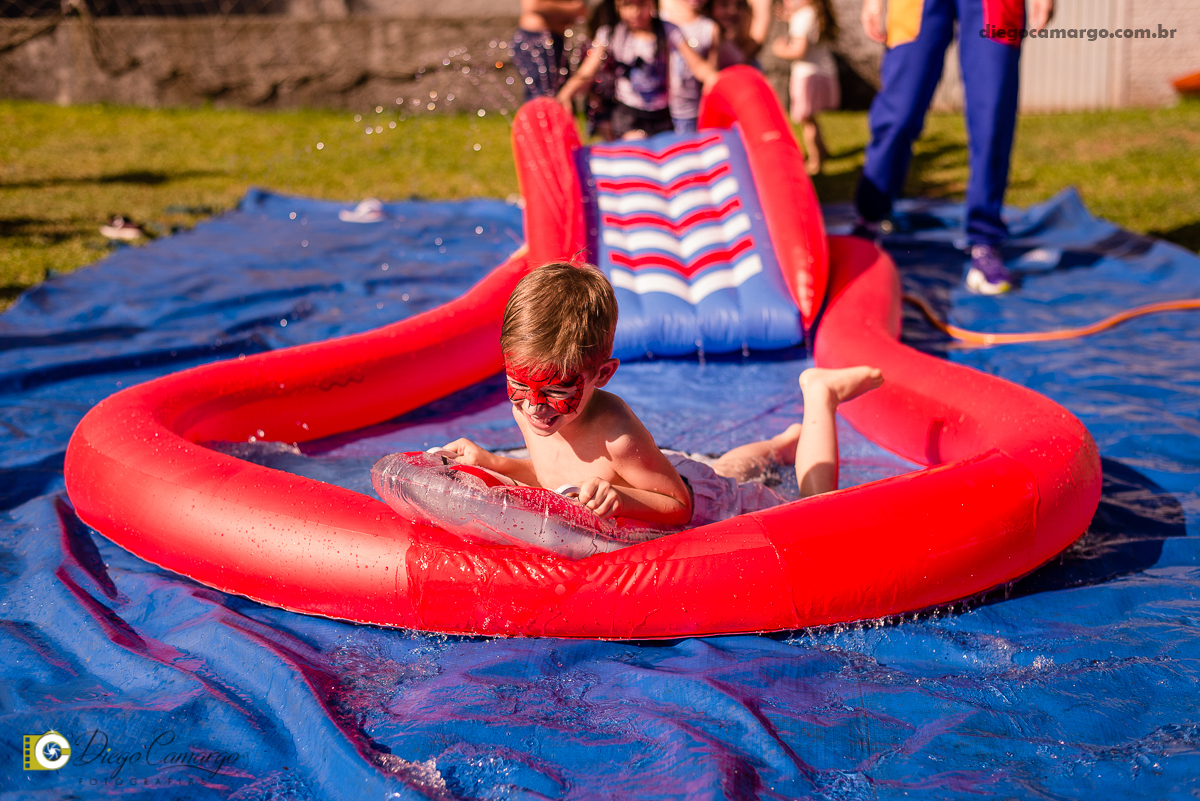 aniversario, maria clara, 4 anos, espuleto, cacador, decoração, festa, infantil, flores, led, doces, bolo, enfeites, brigadeiro, salgadinho, comida, maquiagem, pintura, fotografo, fotografia, fotografo em cacador, familia, amigos, brincadeira, diversão