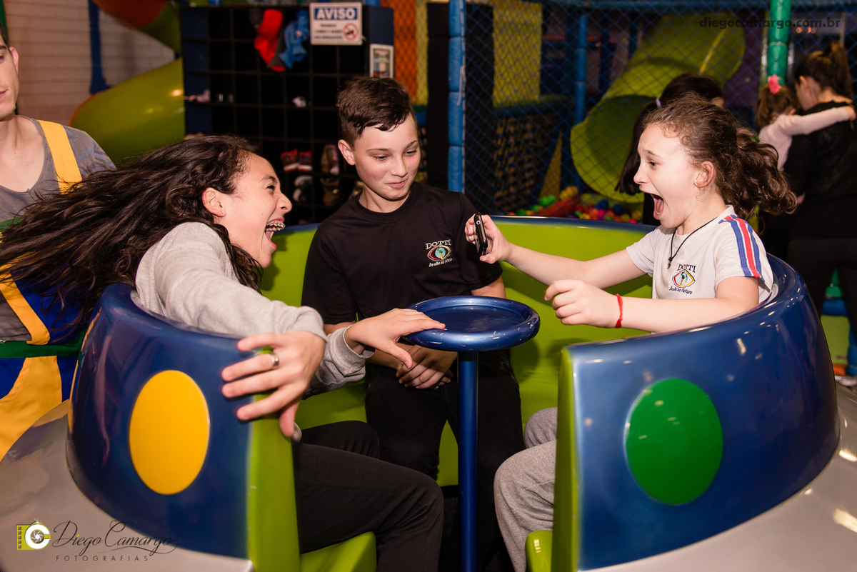 aniversario, espuleto, cacador, dinossauro, jurassic park, bolo, presente, docinho, salgado, brincadeira, ferias