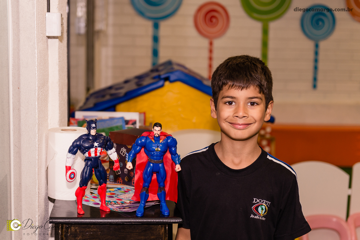 aniversario, espuleto, cacador, dinossauro, jurassic park, bolo, presente, docinho, salgado, brincadeira, ferias