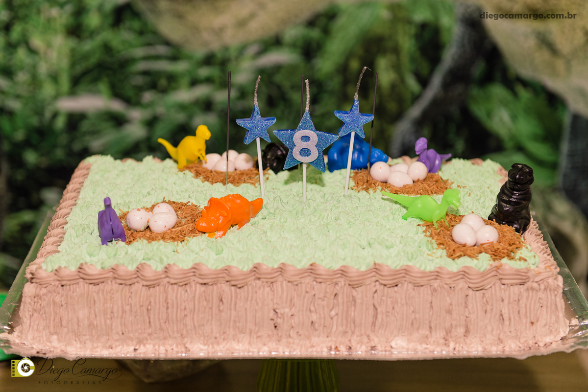 aniversario, espuleto, cacador, dinossauro, jurassic park, bolo, presente, docinho, salgado, brincadeira, ferias