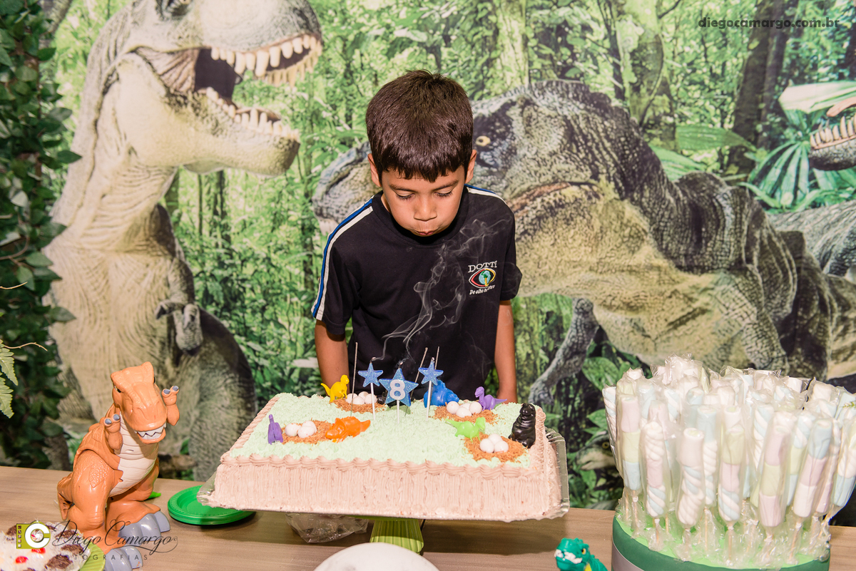 aniversario, espuleto, cacador, dinossauro, jurassic park, bolo, presente, docinho, salgado, brincadeira, ferias