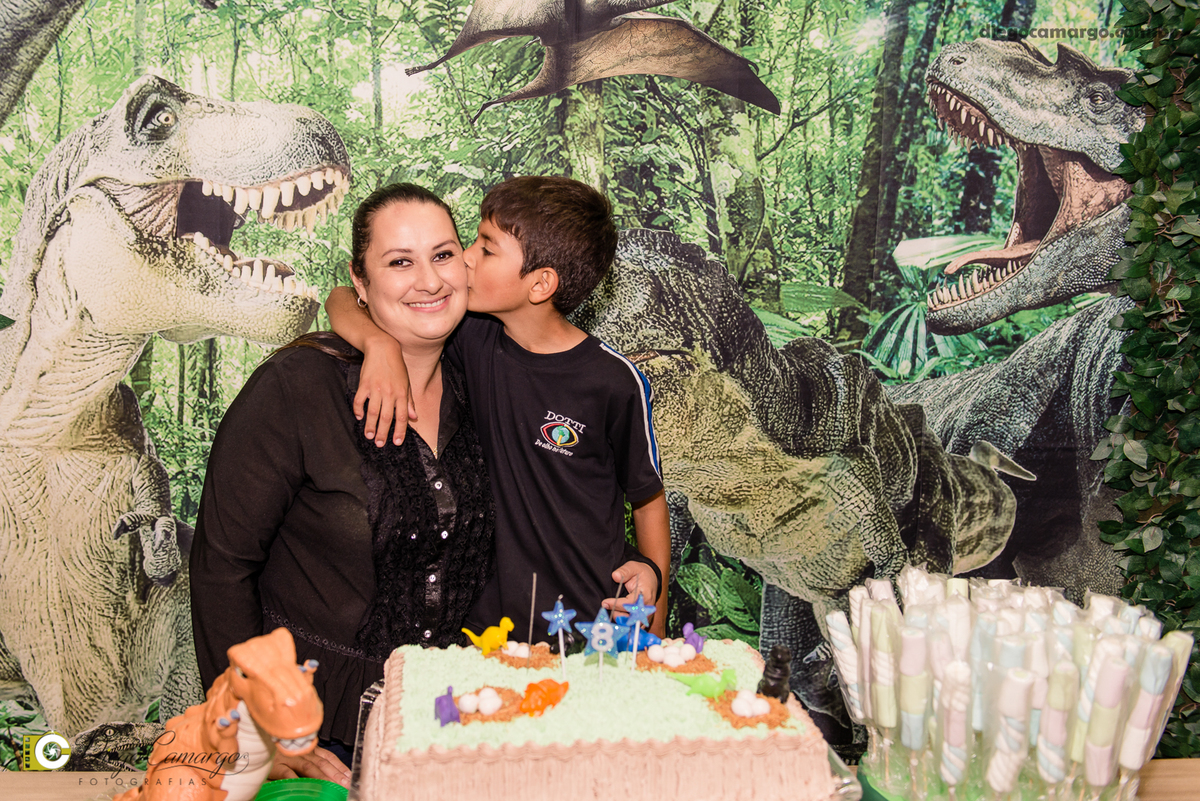 aniversario, espuleto, cacador, dinossauro, jurassic park, bolo, presente, docinho, salgado, brincadeira, ferias