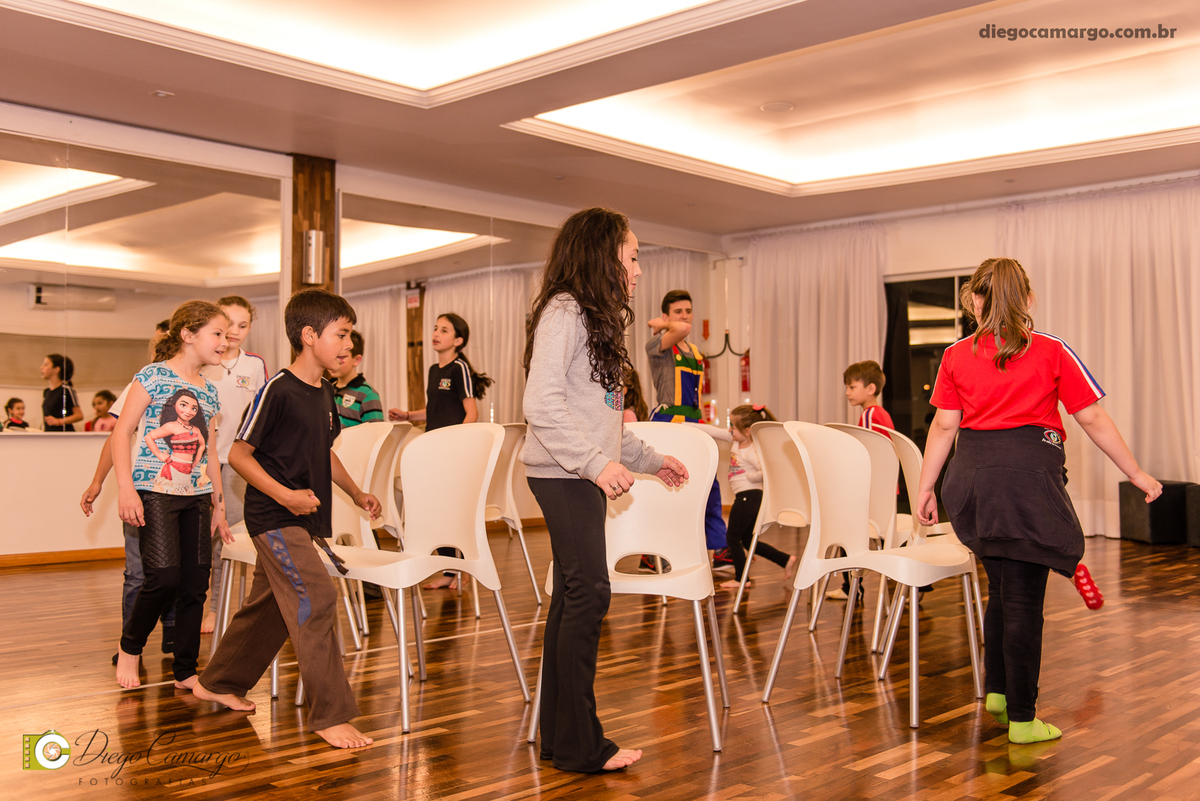 aniversario, espuleto, cacador, dinossauro, jurassic park, bolo, presente, docinho, salgado, brincadeira, ferias