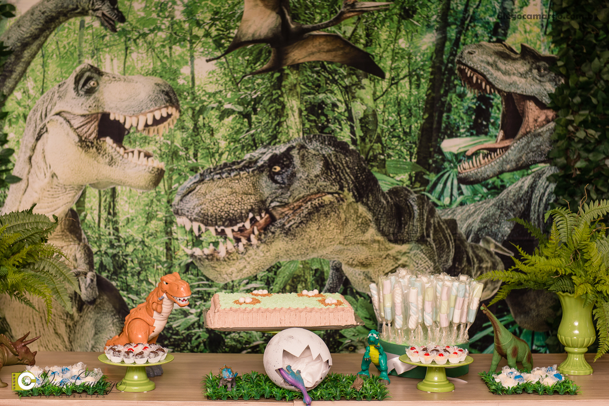 aniversario, espuleto, cacador, dinossauro, jurassic park, bolo, presente, docinho, salgado, brincadeira, ferias