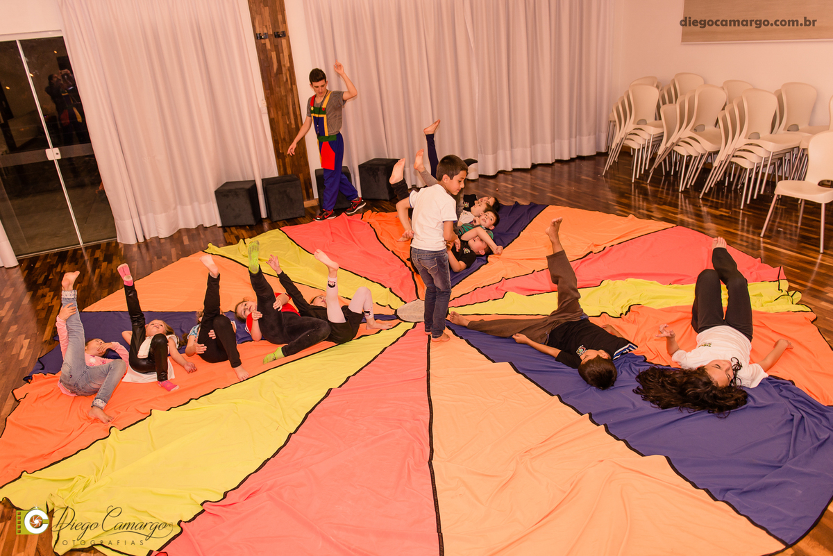 aniversario, espuleto, cacador, dinossauro, jurassic park, bolo, presente, docinho, salgado, brincadeira, ferias