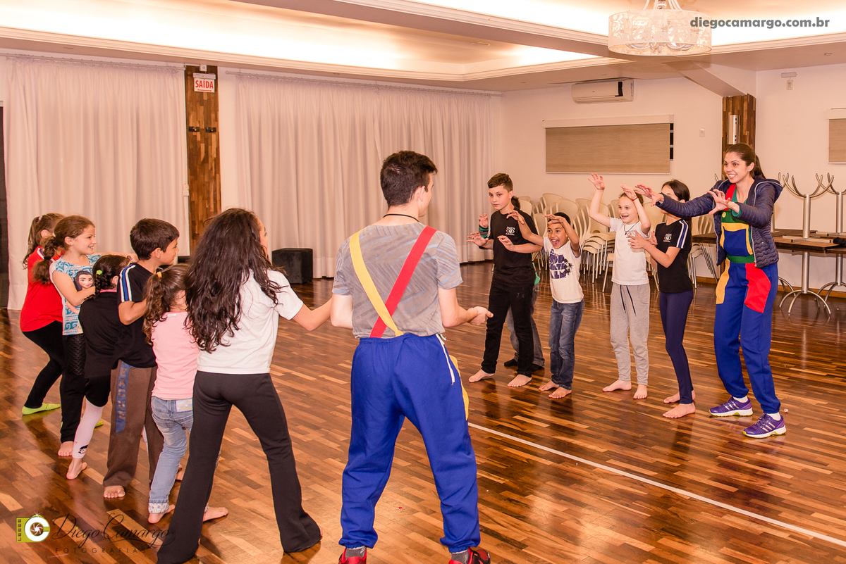 aniversario, espuleto, cacador, dinossauro, jurassic park, bolo, presente, docinho, salgado, brincadeira, ferias