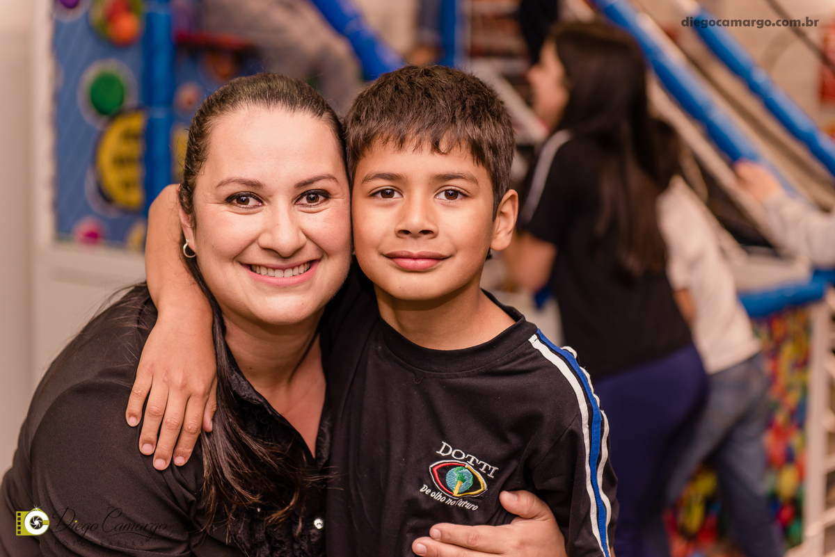 aniversario, espuleto, cacador, dinossauro, jurassic park, bolo, presente, docinho, salgado, brincadeira, ferias