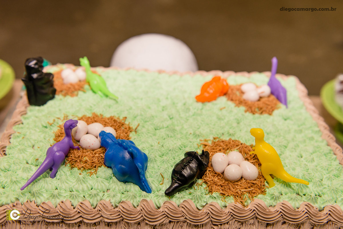 aniversario, espuleto, cacador, dinossauro, jurassic park, bolo, presente, docinho, salgado, brincadeira, ferias
