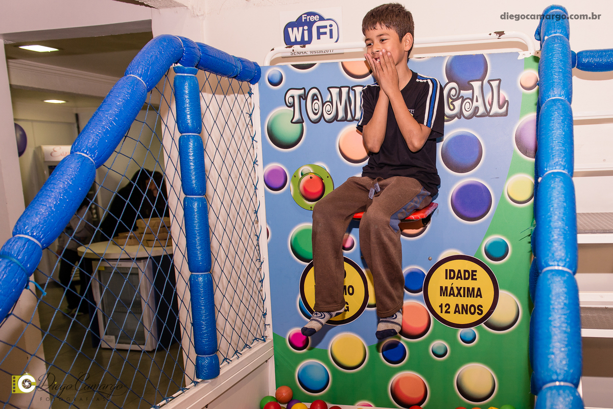 aniversario, espuleto, cacador, dinossauro, jurassic park, bolo, presente, docinho, salgado, brincadeira, ferias