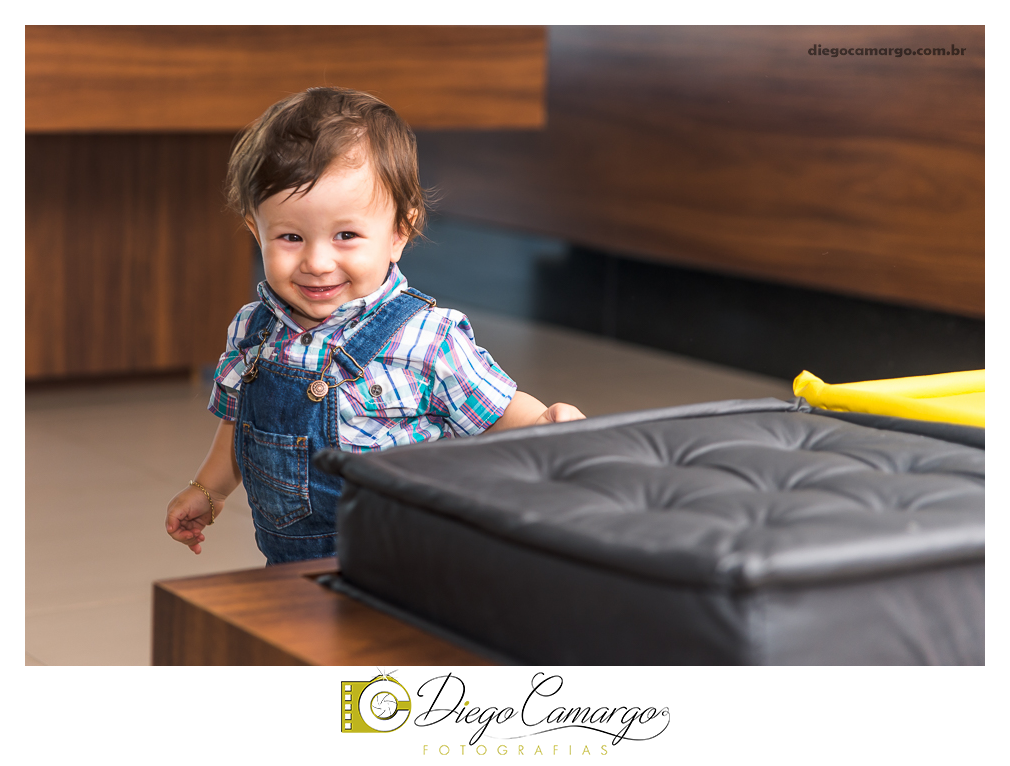 Este foi o Aniversário do Arthur, comemorando seu primeiro aninho. Na fazendinha do Arthur rolou muitos doces, salgadinhos, refrigerantes, e é claro, muitas brincadeiras juntamente com os familiares e amiguinhos.  Fotos: Diego Camargo e Fram