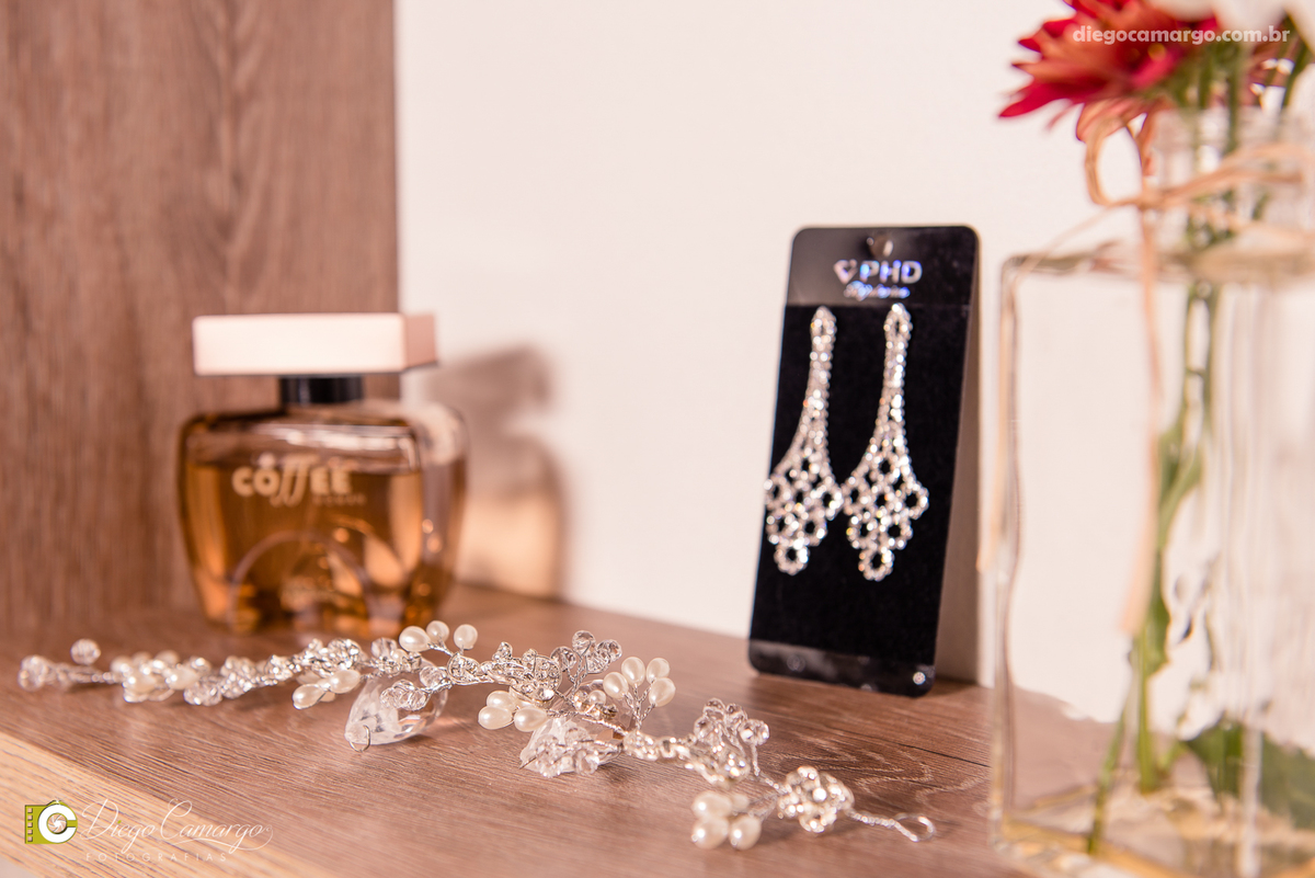 casamento, noivo, pai do noivo, terno, sapato, cinto, vestido, noiva, mae da noiva, brinco, anel, cabelo, maquiagem, salão de beleza, cabeleireiro, flor, buque, rosa, madrinha, ensaio, festa, fotografo, fotografia, caçador, igreja, catedral sao francisco