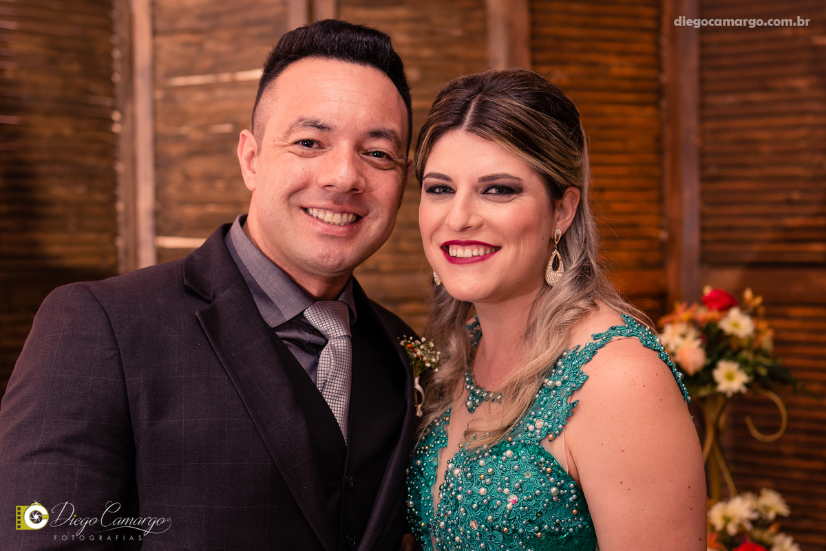 casamento, noivo, pai do noivo, terno, sapato, cinto, vestido, noiva, mae da noiva, brinco, anel, cabelo, maquiagem, salão de beleza, cabeleireiro, flor, buque, rosa, madrinha, ensaio, festa, fotografo, fotografia, caçador, igreja, catedral sao francisco