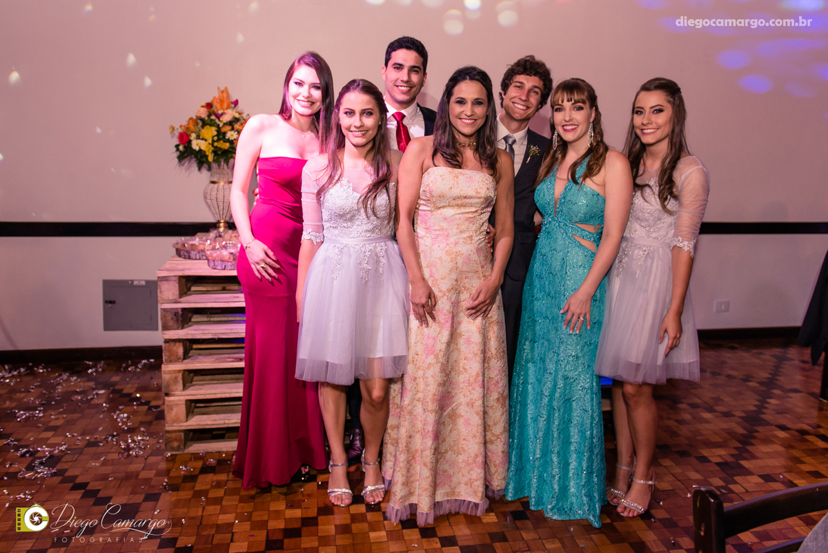 casamento, noivo, pai do noivo, terno, sapato, cinto, vestido, noiva, mae da noiva, brinco, anel, cabelo, maquiagem, salão de beleza, cabeleireiro, flor, buque, rosa, madrinha, ensaio, festa, fotografo, fotografia, caçador, igreja, catedral sao francisco