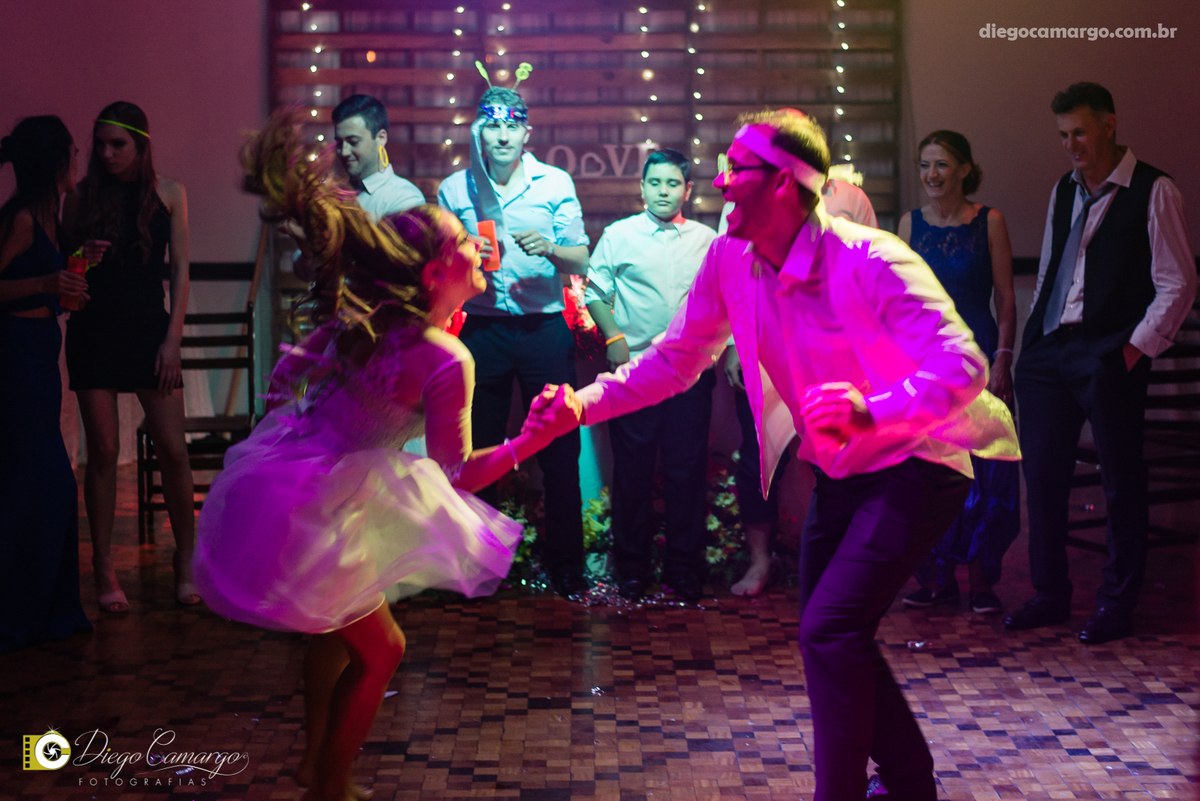 casamento, noivo, pai do noivo, terno, sapato, cinto, vestido, noiva, mae da noiva, brinco, anel, cabelo, maquiagem, salão de beleza, cabeleireiro, flor, buque, rosa, madrinha, ensaio, festa, fotografo, fotografia, caçador, igreja, catedral sao francisco