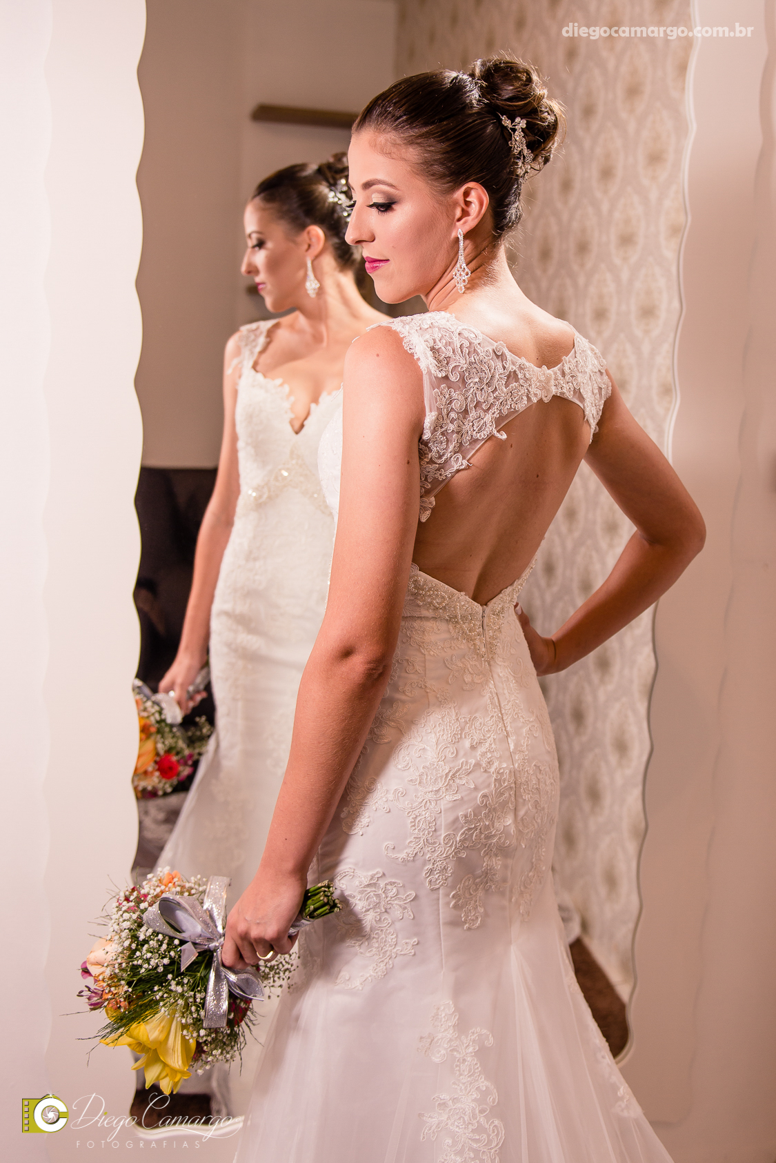 casamento, noivo, pai do noivo, terno, sapato, cinto, vestido, noiva, mae da noiva, brinco, anel, cabelo, maquiagem, salão de beleza, cabeleireiro, flor, buque, rosa, madrinha, ensaio, festa, fotografo, fotografia, caçador, igreja, catedral sao francisco