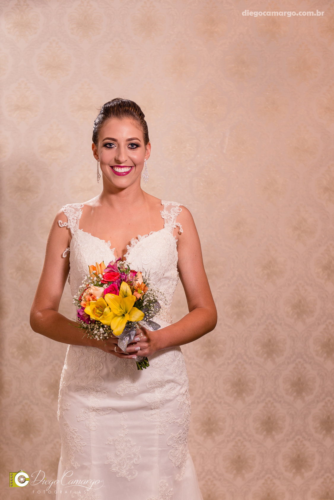 casamento, noivo, pai do noivo, terno, sapato, cinto, vestido, noiva, mae da noiva, brinco, anel, cabelo, maquiagem, salão de beleza, cabeleireiro, flor, buque, rosa, madrinha, ensaio, festa, fotografo, fotografia, caçador, igreja, catedral sao francisco