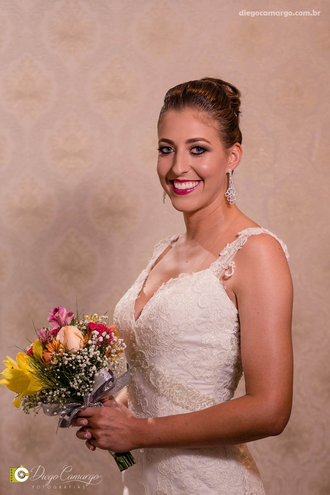 casamento, noivo, pai do noivo, terno, sapato, cinto, vestido, noiva, mae da noiva, brinco, anel, cabelo, maquiagem, salão de beleza, cabeleireiro, flor, buque, rosa, madrinha, ensaio, festa, fotografo, fotografia, caçador, igreja, catedral sao francisco