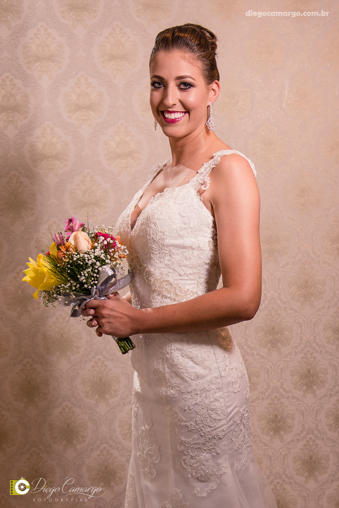 casamento, noivo, pai do noivo, terno, sapato, cinto, vestido, noiva, mae da noiva, brinco, anel, cabelo, maquiagem, salão de beleza, cabeleireiro, flor, buque, rosa, madrinha, ensaio, festa, fotografo, fotografia, caçador, igreja, catedral sao francisco