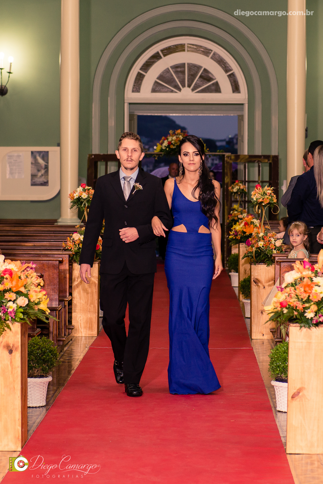 casamento, noivo, pai do noivo, terno, sapato, cinto, vestido, noiva, mae da noiva, brinco, anel, cabelo, maquiagem, salão de beleza, cabeleireiro, flor, buque, rosa, madrinha, ensaio, festa, fotografo, fotografia, caçador, igreja, catedral sao francisco