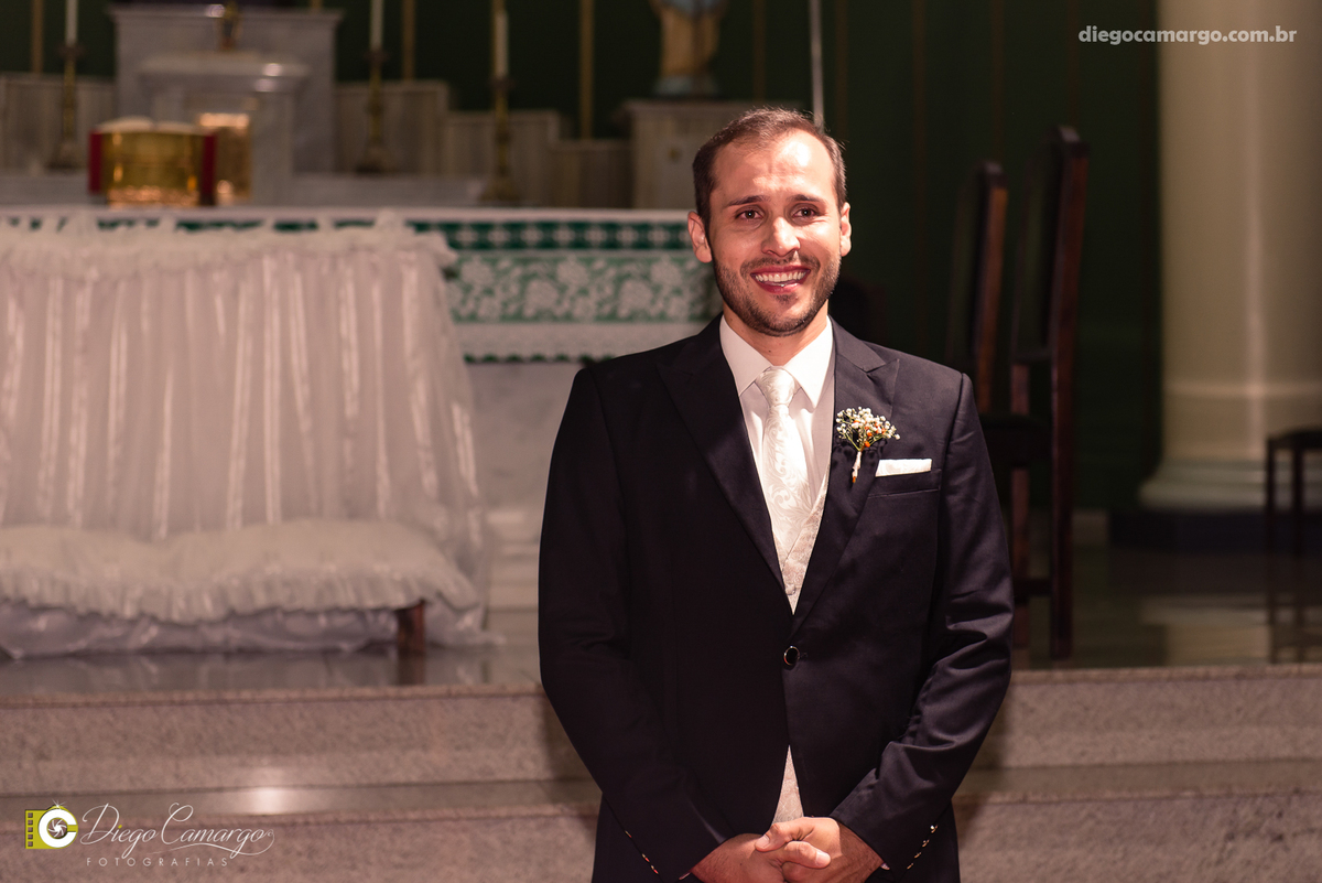 casamento, noivo, pai do noivo, terno, sapato, cinto, vestido, noiva, mae da noiva, brinco, anel, cabelo, maquiagem, salão de beleza, cabeleireiro, flor, buque, rosa, madrinha, ensaio, festa, fotografo, fotografia, caçador, igreja, catedral sao francisco