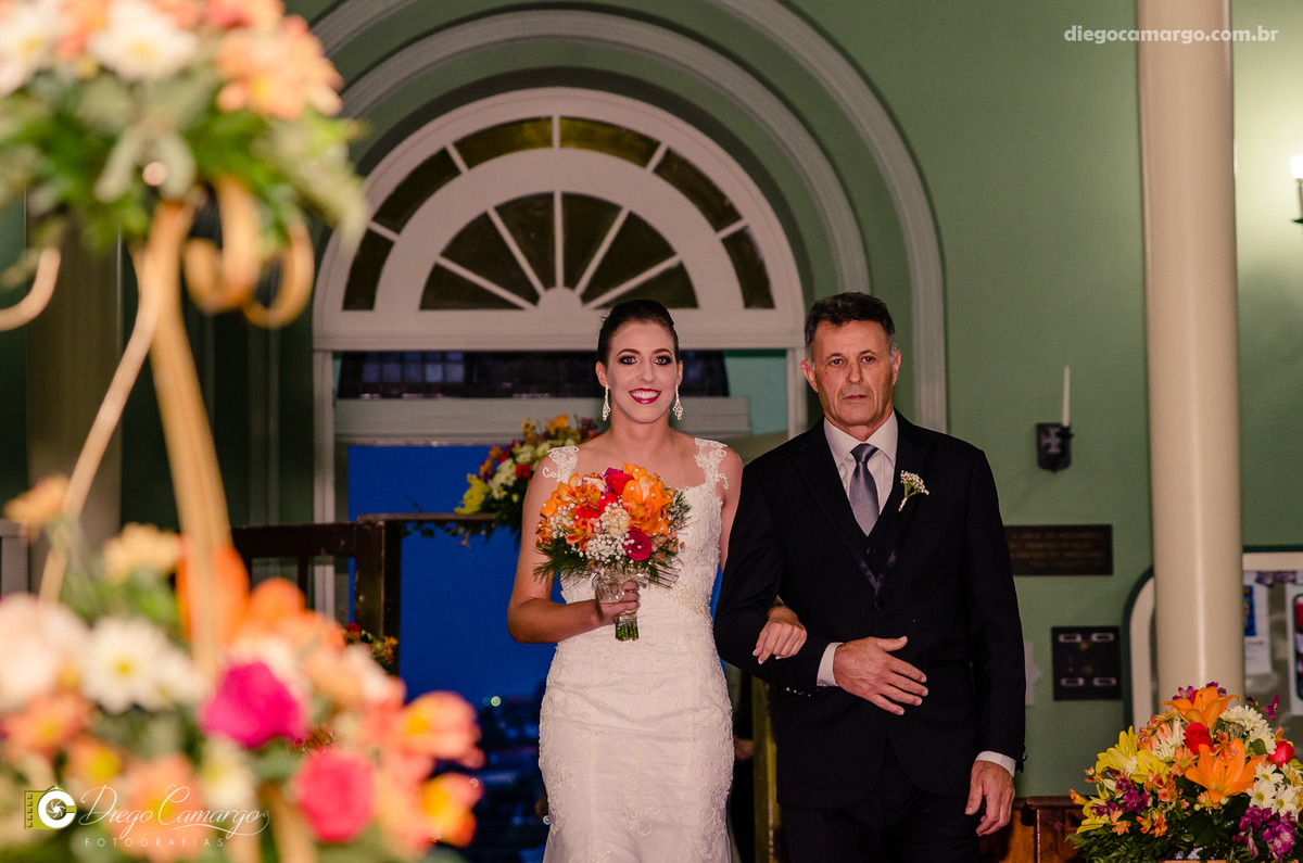 casamento, noivo, pai do noivo, terno, sapato, cinto, vestido, noiva, mae da noiva, brinco, anel, cabelo, maquiagem, salão de beleza, cabeleireiro, flor, buque, rosa, madrinha, ensaio, festa, fotografo, fotografia, caçador, igreja, catedral sao francisco