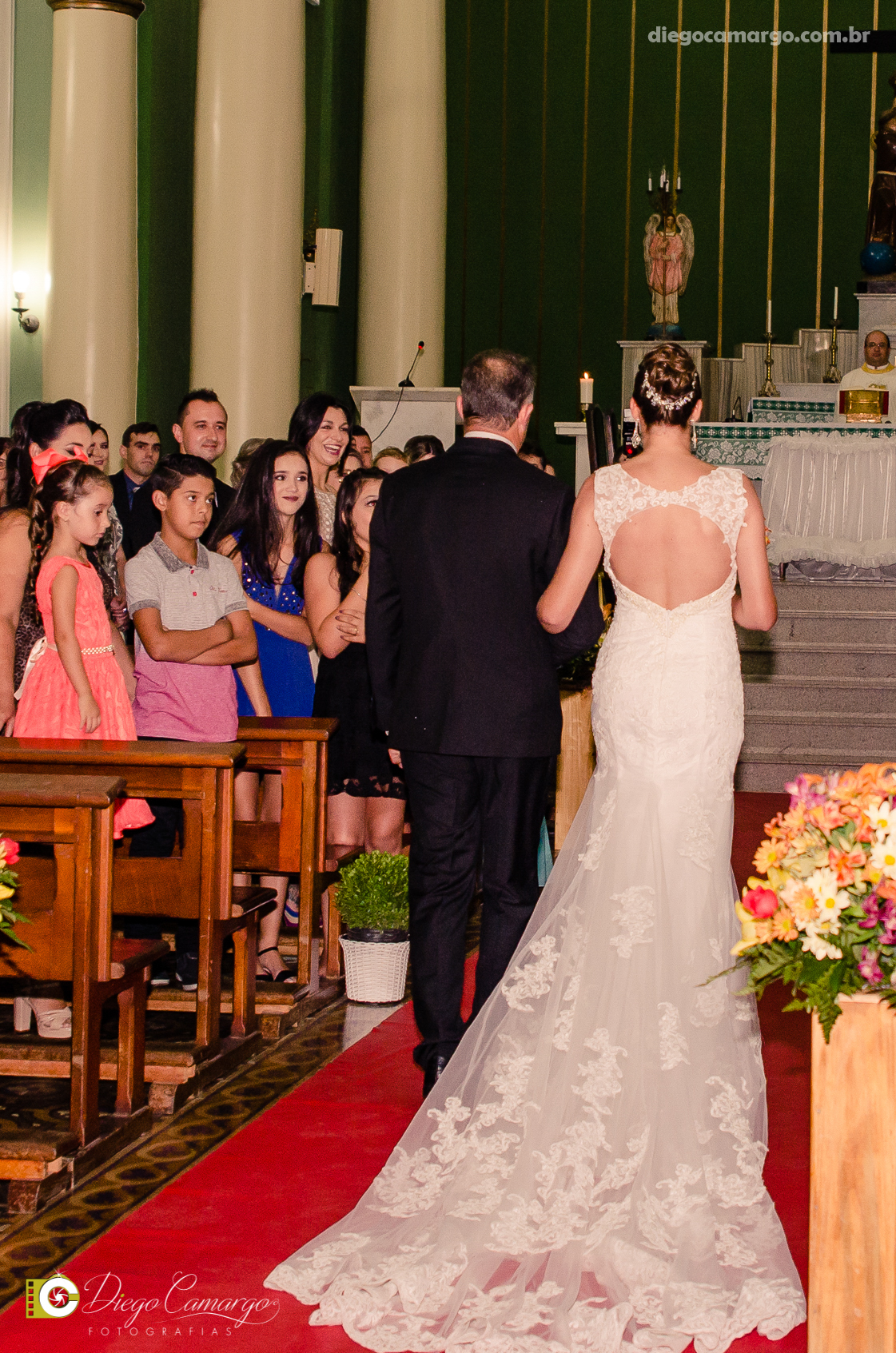 casamento, noivo, pai do noivo, terno, sapato, cinto, vestido, noiva, mae da noiva, brinco, anel, cabelo, maquiagem, salão de beleza, cabeleireiro, flor, buque, rosa, madrinha, ensaio, festa, fotografo, fotografia, caçador, igreja, catedral sao francisco