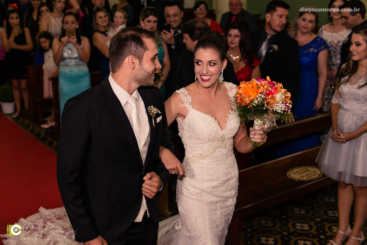 casamento, noivo, pai do noivo, terno, sapato, cinto, vestido, noiva, mae da noiva, brinco, anel, cabelo, maquiagem, salão de beleza, cabeleireiro, flor, buque, rosa, madrinha, ensaio, festa, fotografo, fotografia, caçador, igreja, catedral sao francisco