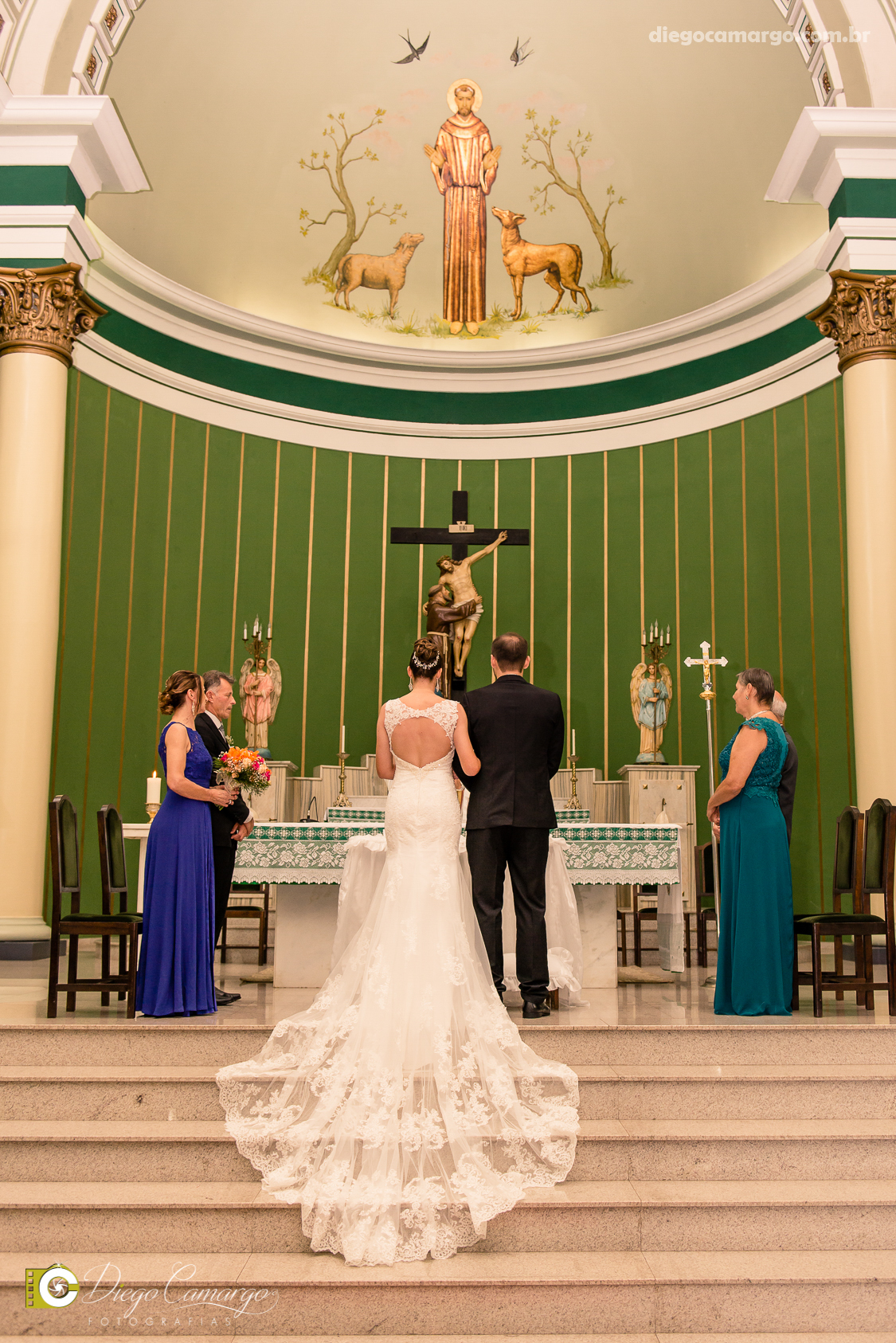 casamento, noivo, pai do noivo, terno, sapato, cinto, vestido, noiva, mae da noiva, brinco, anel, cabelo, maquiagem, salão de beleza, cabeleireiro, flor, buque, rosa, madrinha, ensaio, festa, fotografo, fotografia, caçador, igreja, catedral sao francisco